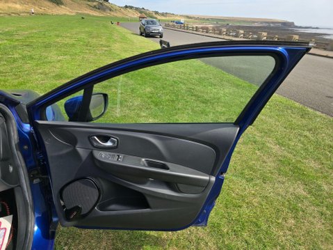 Renault Clio 0.9 TCe Iconic Euro 6 (s/s) 5dr 25