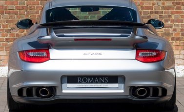 Porsche 911 (997) GT2 RS 5