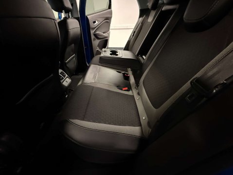 Vauxhall Grandland X 1.6 Grandland X SRi Nav Hybrid4 Auto 4WD 5dr 42