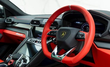 Lamborghini Urus 9