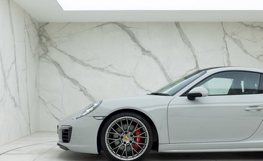 Porsche 911 (991.2) Carrera 4S 23