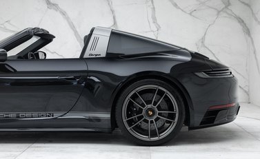 Porsche 911 Targa (992) 50 Years Porsche Design Edition 42