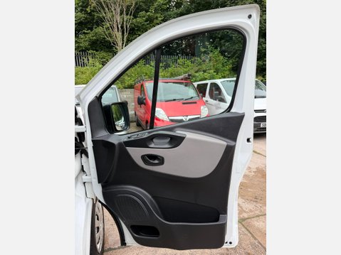 Renault Trafic 1.6 dCi 27 Business Crew Van Double Cab 6dr Diesel Manual SWB Euro 6 (120 p 29