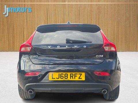 Volvo V40 2.0 D3 Inscription Hatchback 5dr Diesel Auto Euro 6 (s/s) (150 ps) 24