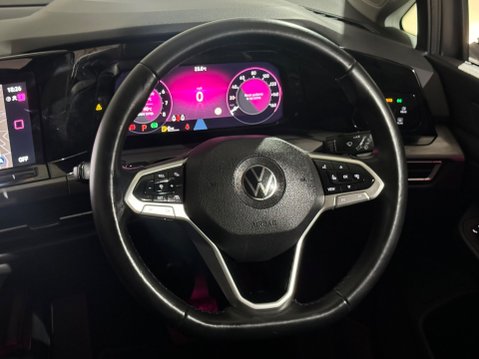 Volkswagen Golf STYLE ETSI DSG 12