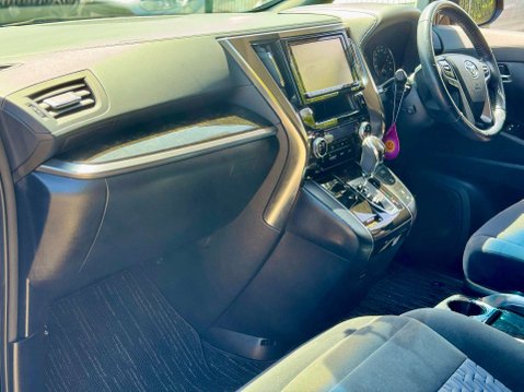 Toyota Vellfire 2.5 PETROL Z A EDITION 7 SEATS 44