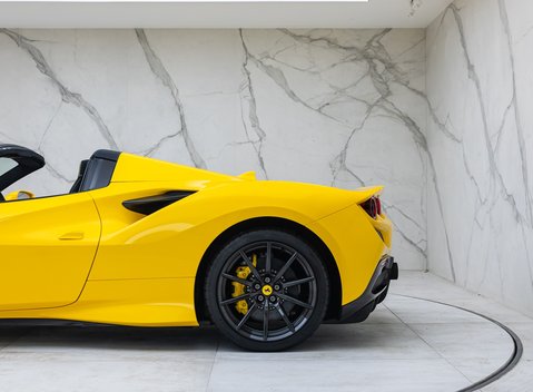 Ferrari F8 SPIDER 59