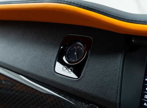 Rolls-Royce Cullinan Black Badge 25