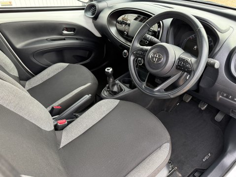 Toyota Aygo X VVT-I PURE 12