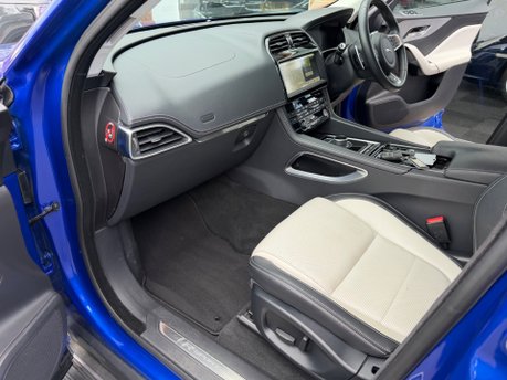 Jaguar F-Pace 2.0 P300 R-Sport SUV 5dr Petrol Auto AWD Euro 6 (s/s) (300 ps) 47