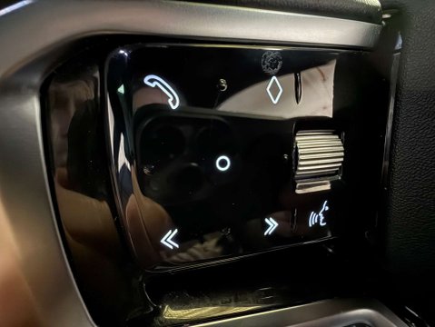 Land Rover Range Rover Evoque 2.0 Range Rover Evoque R-Dynamic SE D MHEV Auto 4WD 5dr 17