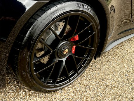 Porsche 911 CARRERA GTS PDK 36