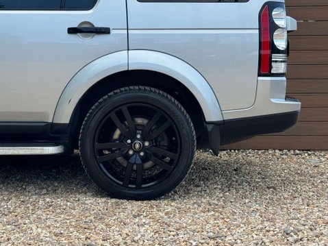 Land Rover Discovery 3.0 Discovery SE Tech SDV6 Auto 4WD 5dr 15