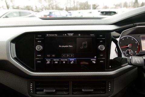 Volkswagen T-Cross ACTIVE TSI DSG 24