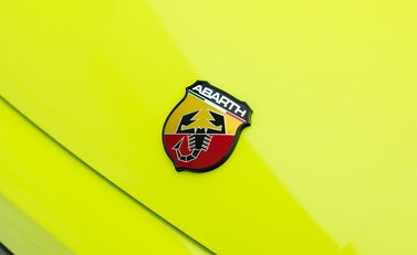 Abarth 500e Scorpionissima Cabrio 31