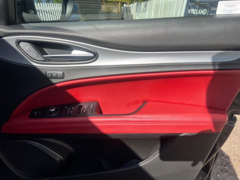 Alfa Romeo Stelvio TB VELOCE 35