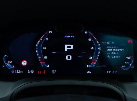 BMW M4 COMPETITION 21