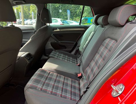 Volkswagen Golf 2.0 Golf GTi TSi Semi-Auto 5dr 43