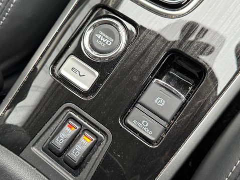 Mitsubishi Outlander 2.0h 12kWh Juro CVT 4WD Euro 6 (s/s) 5dr 18