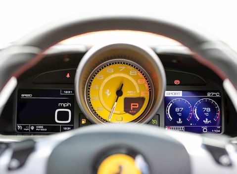 Ferrari GTC4 Lusso 29