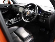 Porsche Macan 2.0T SUV 5dr Petrol PDK 4WD Euro 6 (s/s) (265 ps) 4