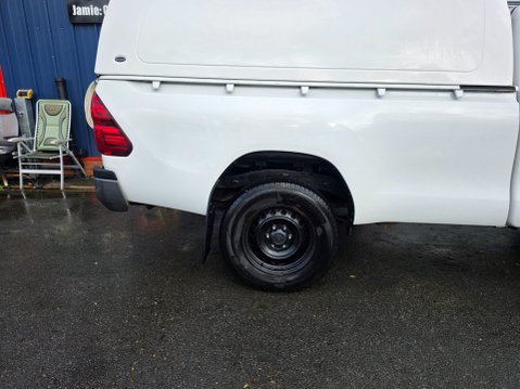 Toyota Hilux ACTIVE 4WD D-4D S/C 9