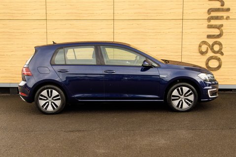 Volkswagen Golf E-GOLF 10