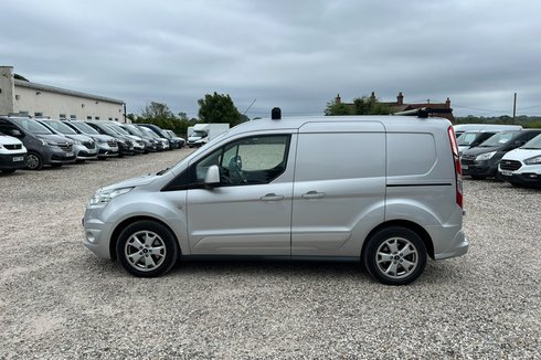 Ford Transit Connect SWB L1H1 Low Roof Limited 204 Air Con Alloys Sensors EURO 6 NO VAT