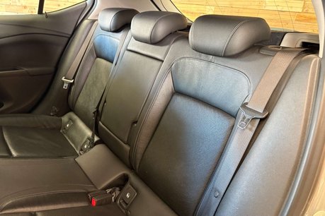 Vauxhall Astra 1.4i Turbo Elite Nav Hatchback 5dr Petrol Auto Euro 6 (s/s) (150 ps) 34