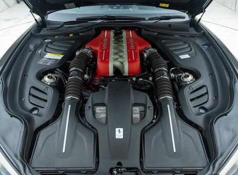 Ferrari GTC4 Lusso V12 40
