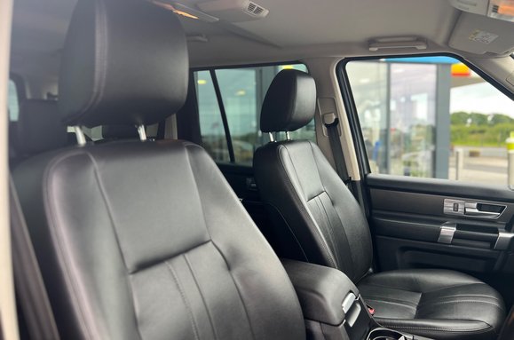Land Rover Discovery SDV6 SE AUTO 7 SEATER 19