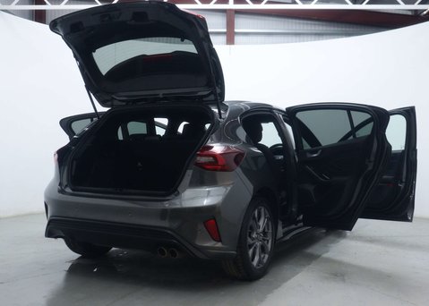 Ford Focus 1.0 Focus ST-Line MHEV Auto 5dr 53