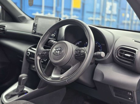 Toyota Yaris Cross 1.5 VVT-h Design SUV 5dr Petrol Hybrid E-CVT Euro 6 (s/s) (116 ps) 32