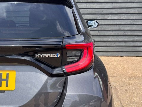 Toyota Yaris 1.5 Yaris Design HEV CVT 5dr 23