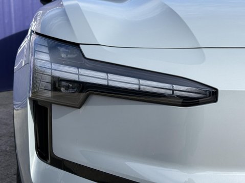 Volvo Ex30 Single Motor Extended Range 69kWh Ultra SUV 5dr Electric Auto (272 ps) 12