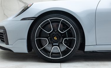 Porsche 911 Turbo S (992) 30