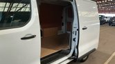 Peugeot Expert XLWB L3H1 Low Roof Professional Premium 2900 Air Con EURO 6 8