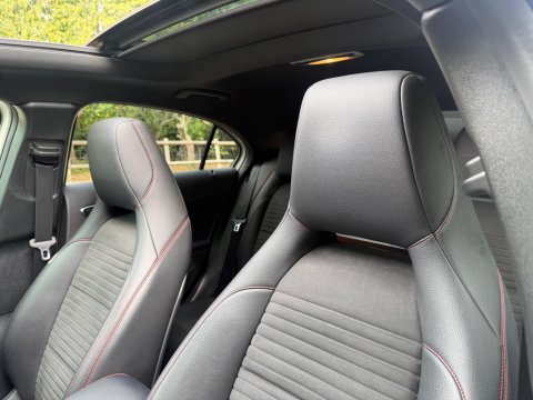 Mercedes-Benz A Class 2.1 A200d AMG Line (Premium Plus) 7G-DCT Euro 6 (s/s) 5dr 43