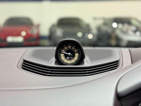 Porsche Taycan Performance Plus 93.4kWh Turbo Saloon 4dr Electric Auto 4WD (680 ps) 51