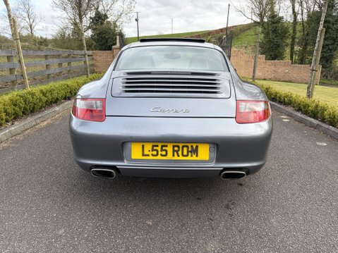 Porsche 911 CARRERA 2 11