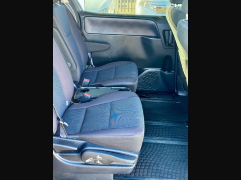 Toyota Noah Hybird 7 Seaters 19
