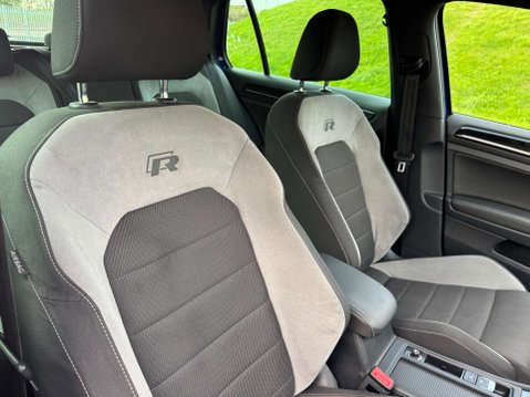 Volkswagen Golf 2.0 Golf R DSG 4WD 5dr 8