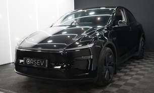 Tesla Model Y PREMIUM LONG RANGE AWD GROK AI Daimond Black Heated & Vented Seats 1 Owner 10