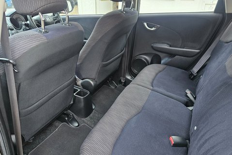Honda Jazz I-VTEC ES..12 SERVICES LAST ONE @75K .. BEST COLOUR !!.. 1 PREVIOUS KEEPER  18