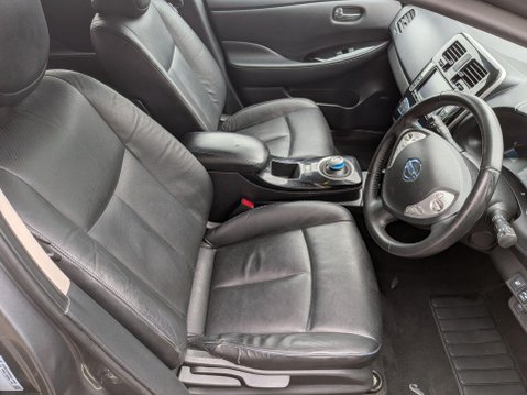 Nissan LEAF 30kWh Tekna Auto 5dr 9