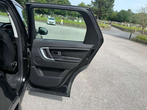 Land Rover Discovery Sport 2.0 Discovery Sport SE Tech TD4 4WD 5dr 23