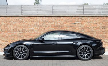 Porsche Taycan Turbo 2