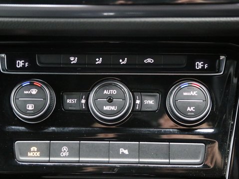 Volkswagen Touran 1.5 TSI EVO R-Line DSG Euro 6 (s/s) 5dr 16