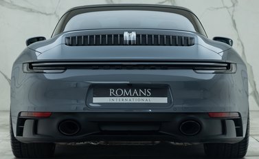 Porsche 911 Targa 4 GTS (992) 11