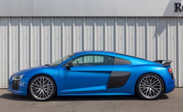 Audi R8 V10 Plus 2